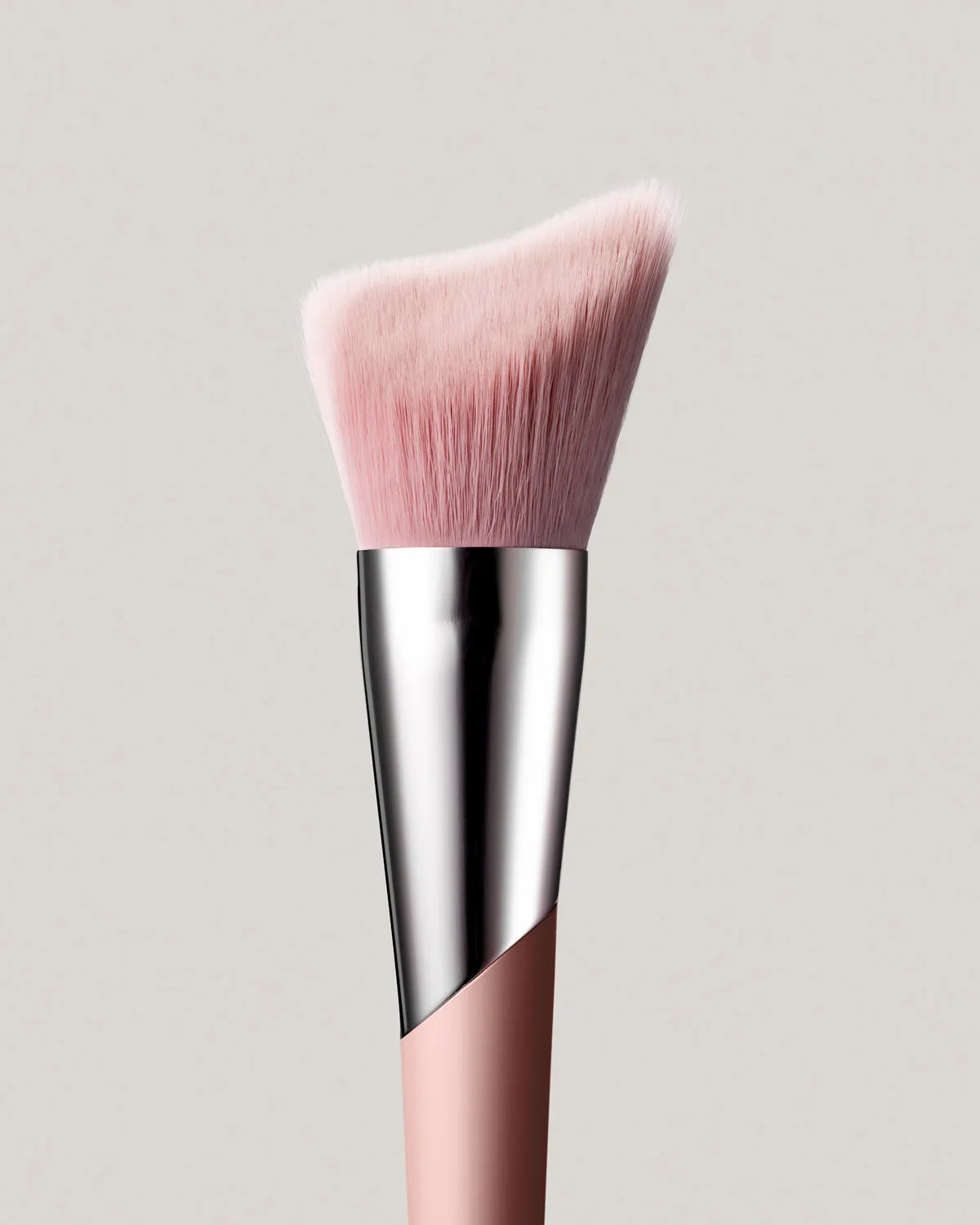 Cheek-Hugging Bronzer Brush 190