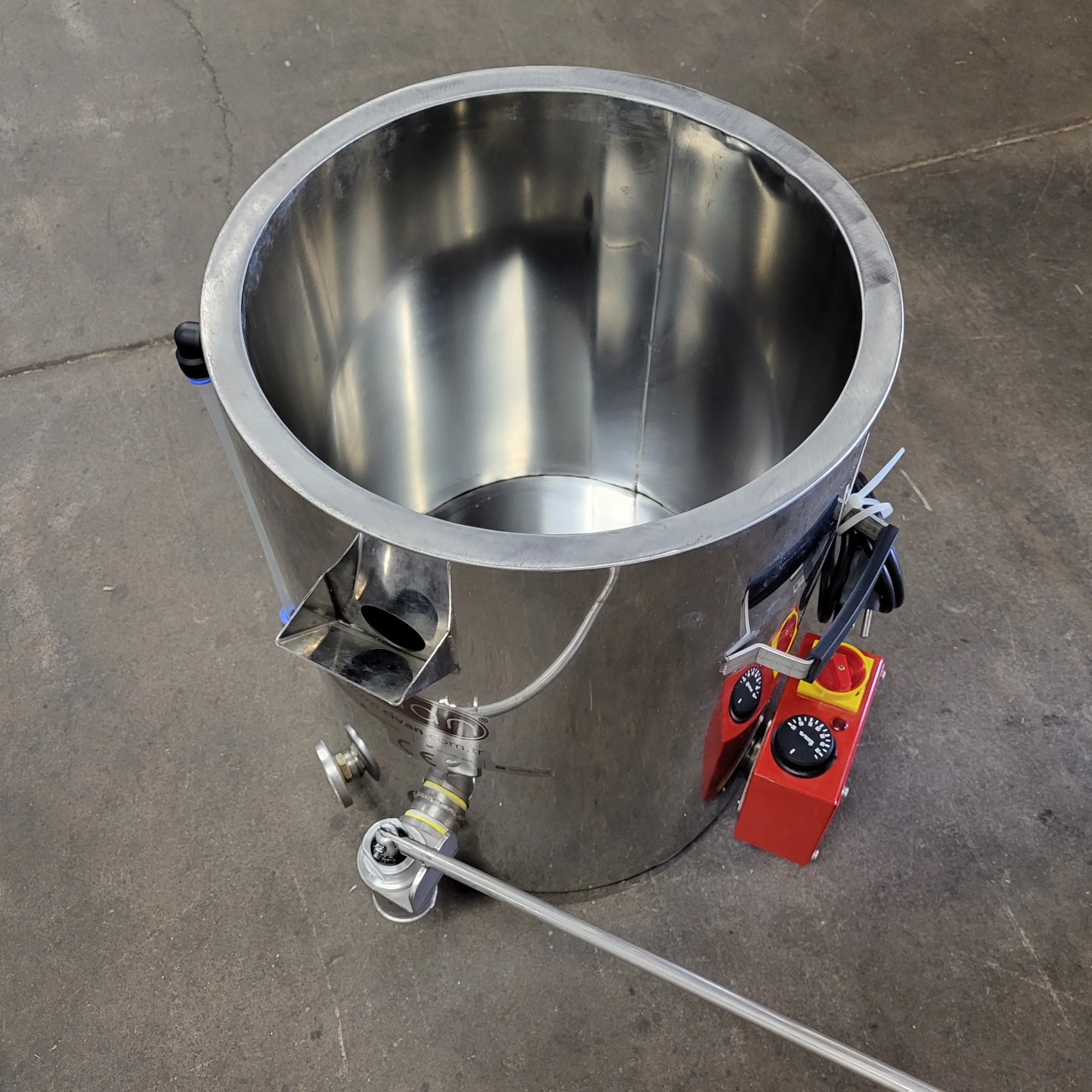 Civan Jacketed Honey Bottling Tank with No Drip Valve