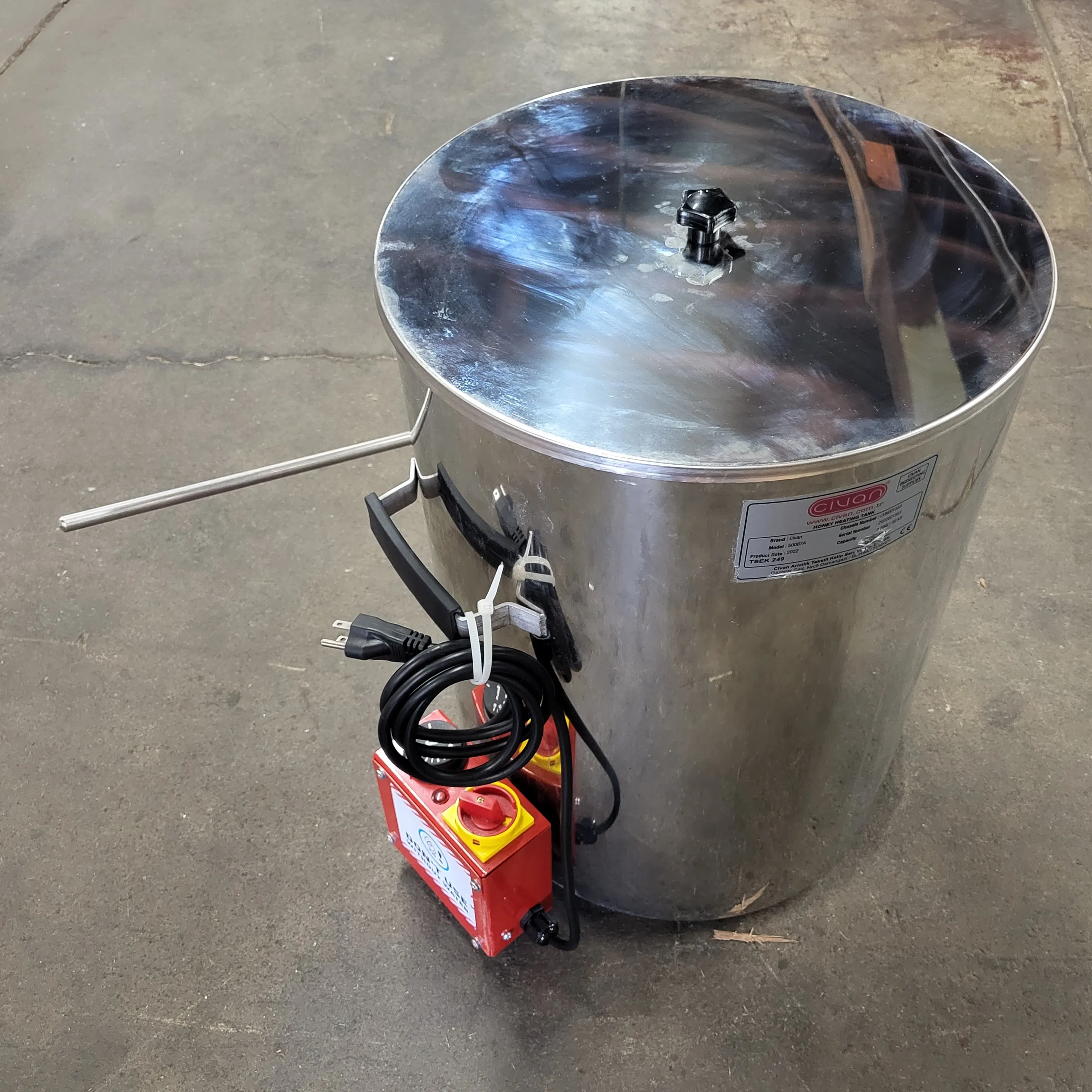 Civan Jacketed Honey Bottling Tank with No Drip Valve