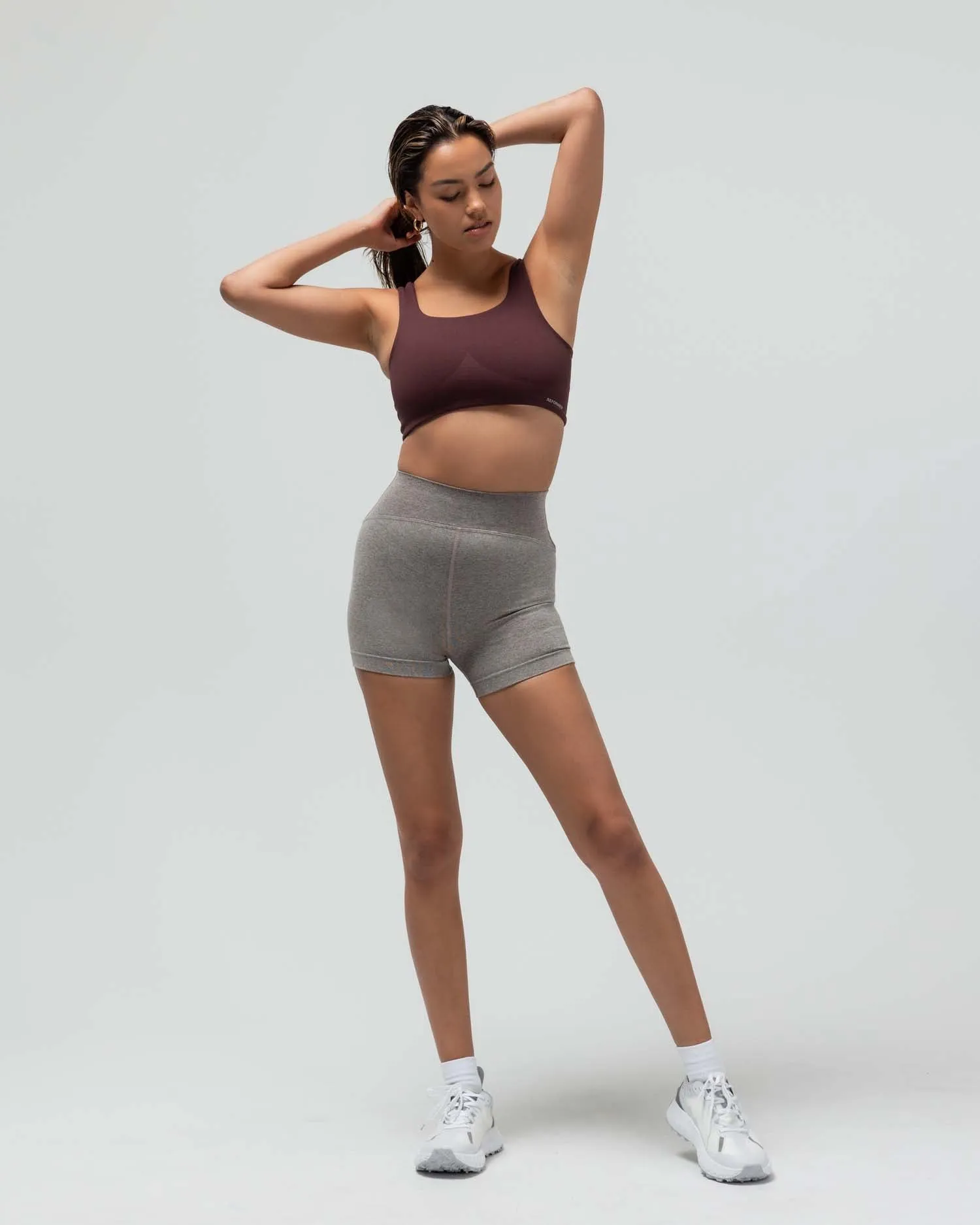 CLEAN FINISH COMPRESSION BRA