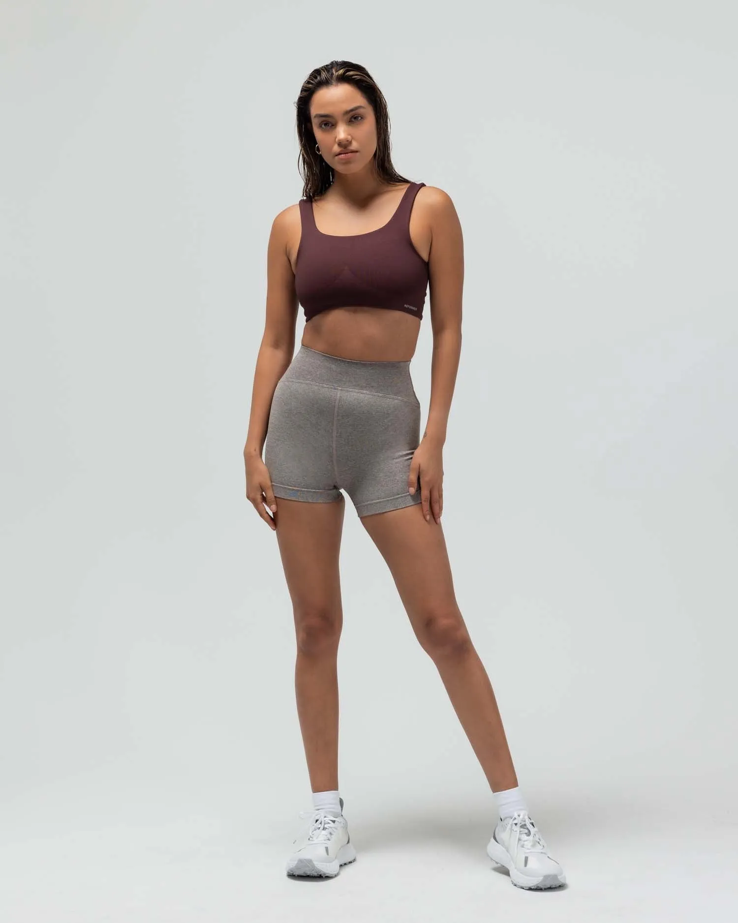 CLEAN FINISH COMPRESSION BRA