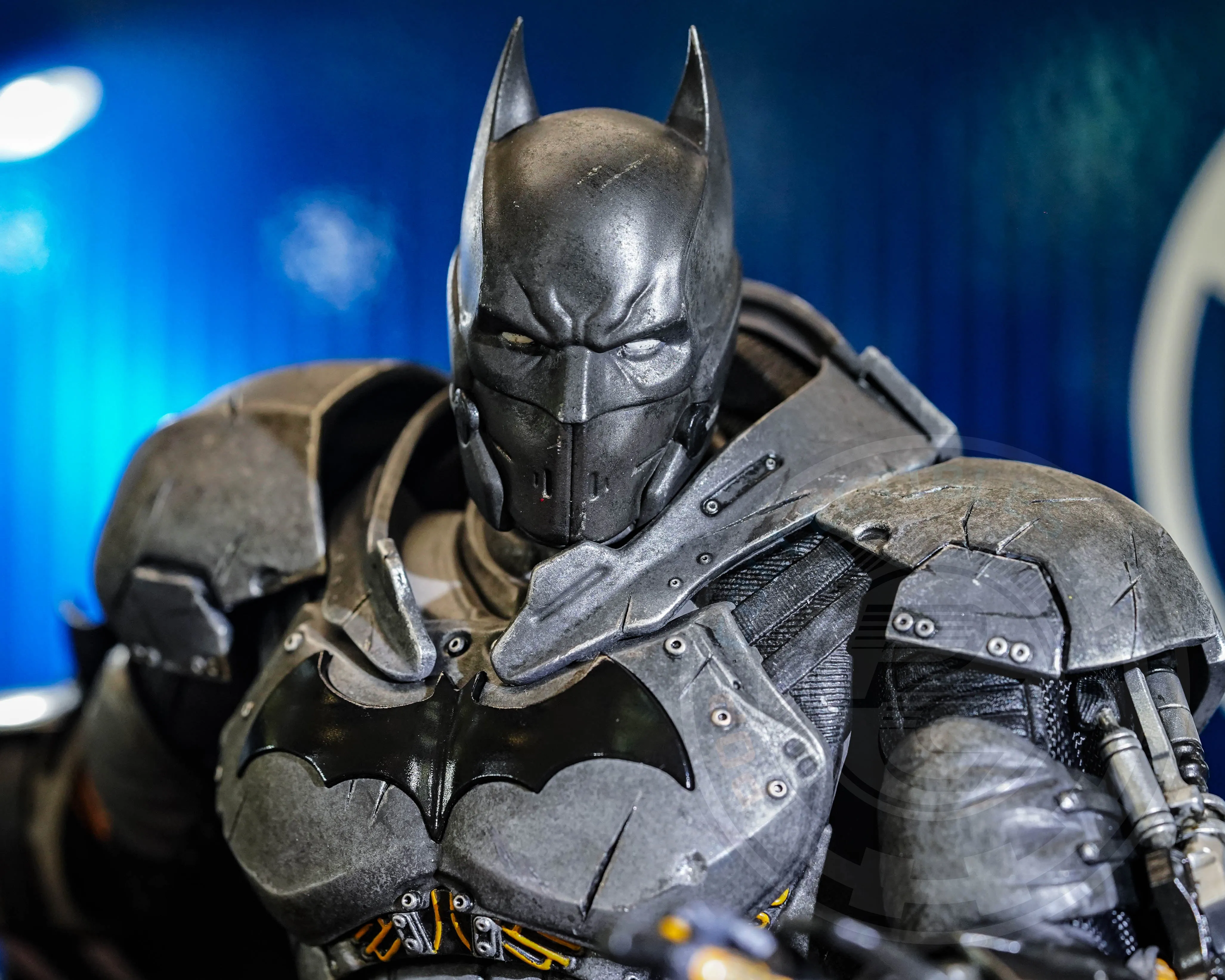 Hot toys VGM52 Arkham Origins Batman XE Suit