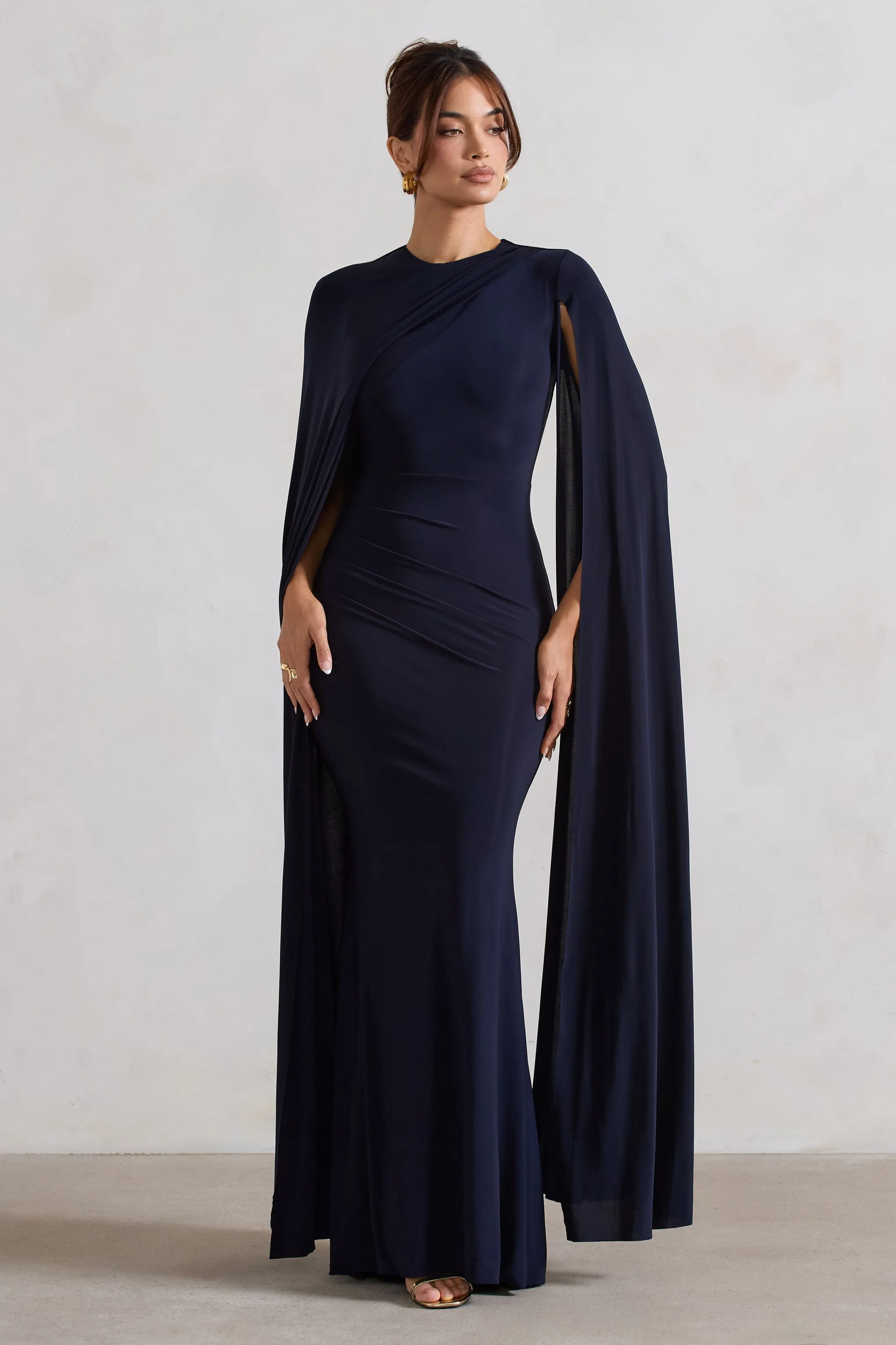 Magdelena | Robe longue bleu marine asymétrique avec cape