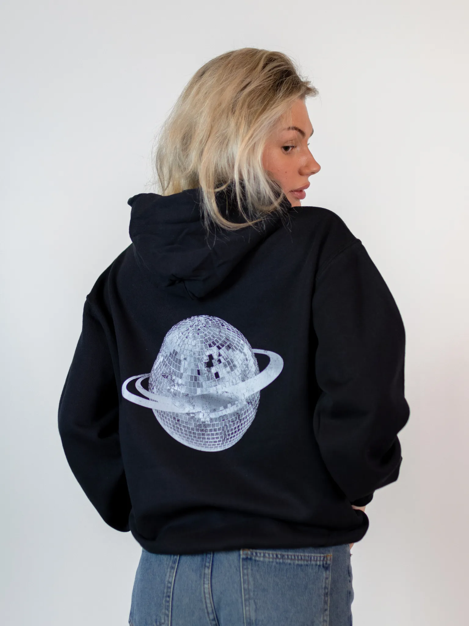 PLANET DISCO HOODIE (baksida tryck) - SVART