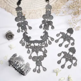 Teejh Bheena Silver Oxidised Jewelry Gift Set